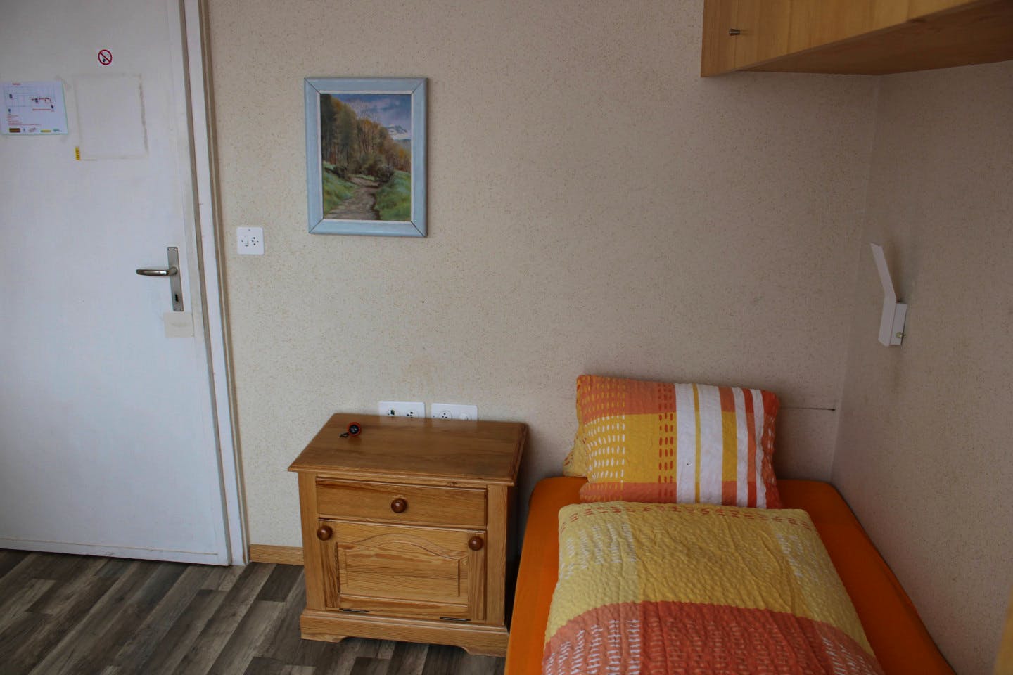  Private Room With Shared Bathroom  -  Vibrant Cozy House  - Gallery -  4