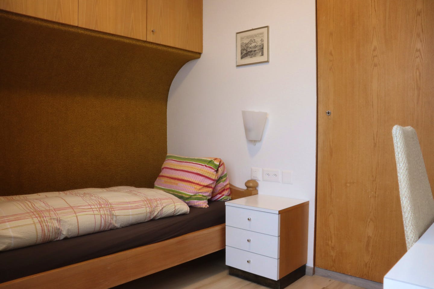  Private Room With Shared Bathroom  -  Vibrant Cozy House  - Gallery -  6