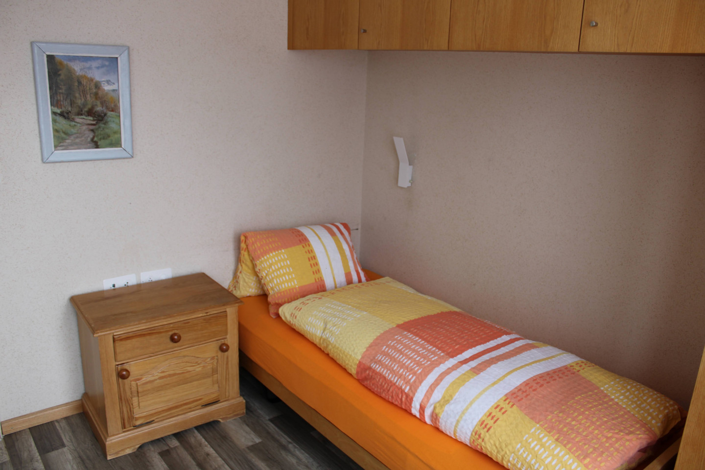  Private Room With Shared Bathroom  -  Vibrant Cozy House  - Gallery -  8