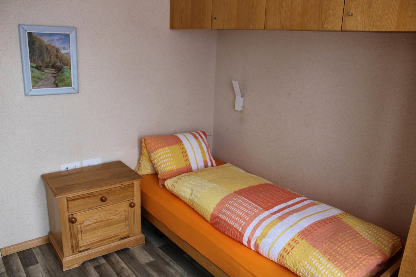  Private Room With Shared Bathroom  -  Vibrant Cozy House  - Gallery -  5