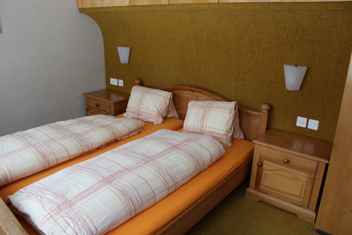  Double Room With Private Bathroom  -  Vibrant Cozy House  - Gallery -  10