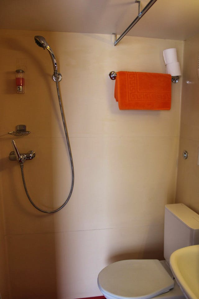  Double Room With Private Bathroom  -  Vibrant Cozy House  - Gallery -  19
