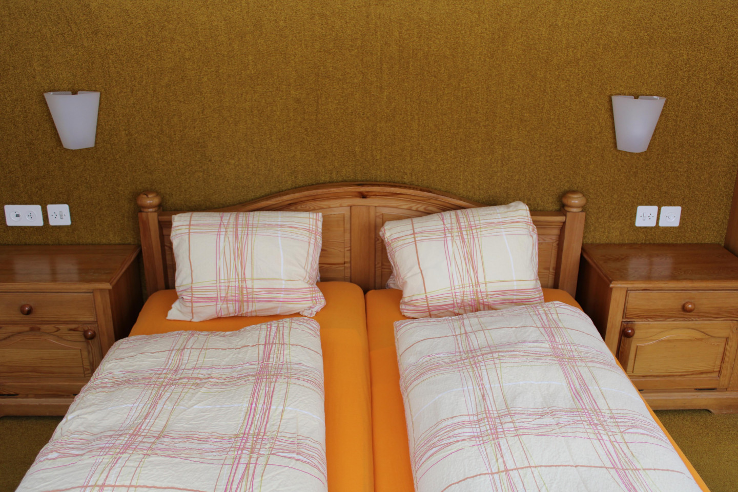  Double Room With Private Bathroom  -  Vibrant Cozy House  - Gallery -  21