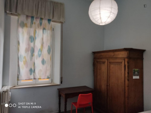 Brightly single room with king size bed near Ancona station