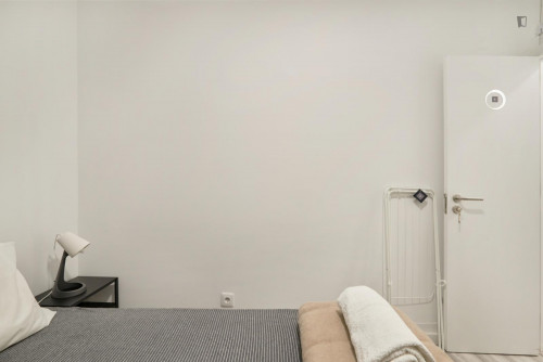 Inviting single bedroom in student-popular Arroios - Gallery - 7