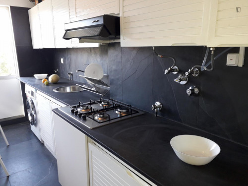 Very nice double bedroom in Paço de Arcos - Gallery - 12