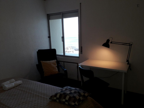 Very nice double bedroom in Paço de Arcos - Gallery - 18