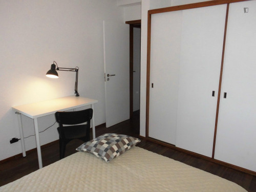 Very nice double bedroom in Paço de Arcos - Gallery - 15