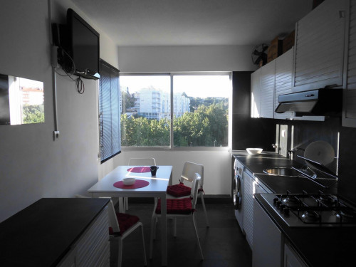 Very nice double bedroom in Paço de Arcos - Gallery - 13