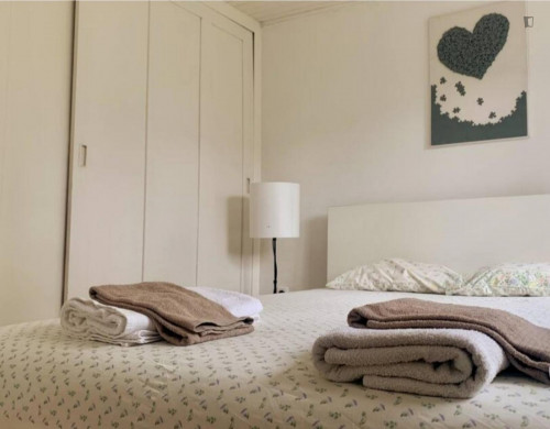 Cosy 1-bedroom house 15m walking to NOVA SBE - Gallery - 5