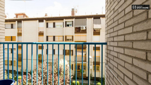 Beautiful flat close to university. All included. Weekly Cleaning included