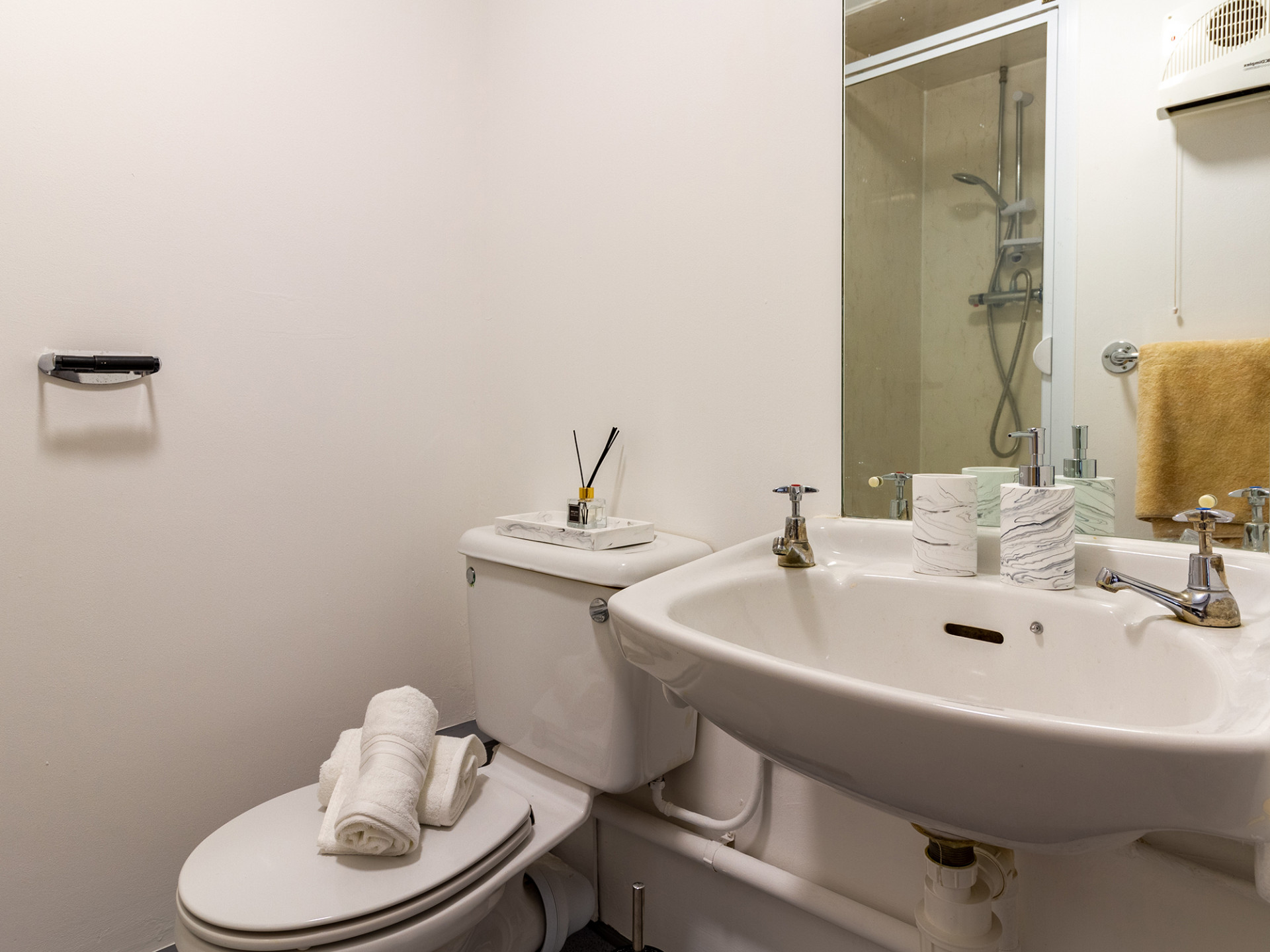 Classic En-Suite - The Print House - Gallery - 7