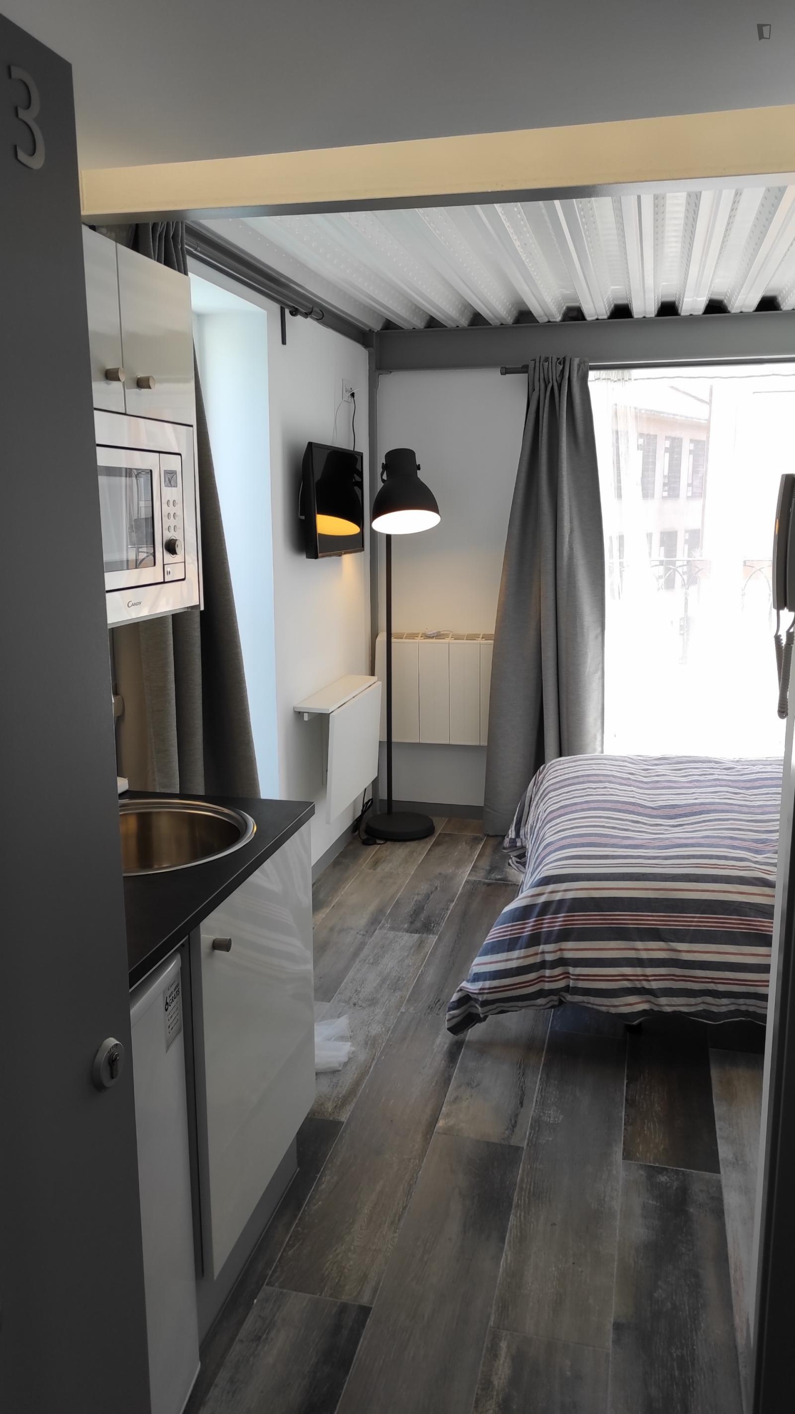 Studio, Near Cathedral, Perfect For Short And Mid Term - Studio, near Cathedral, perfect for short and mid term - Gallery - 1