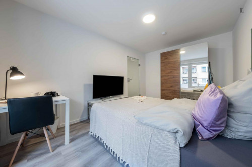 Charming double bedroom in Sendling-Westpark