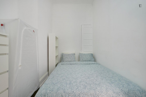 Cosy double bedroom in Marquês de Pombal