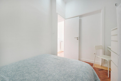 Cosy double bedroom in Marquês de Pombal - Gallery - 5