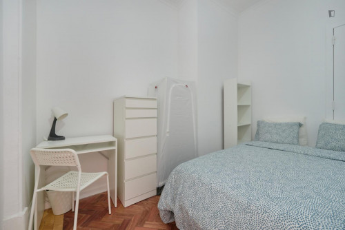 Cosy double bedroom in Marquês de Pombal