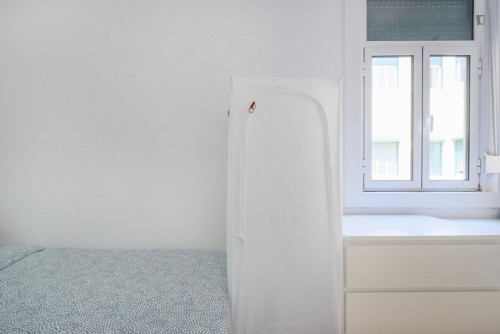 Nice double bedroom in Marquês de Pombal