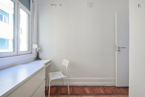 Nice double bedroom in Marquês de Pombal - Gallery - 7