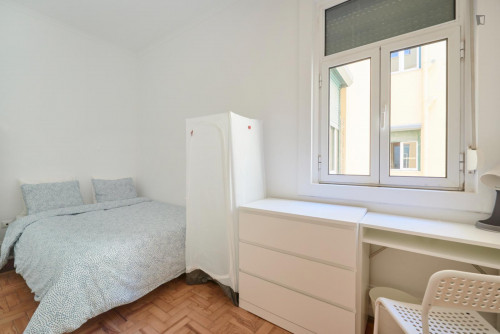 Nice double bedroom in Marquês de Pombal