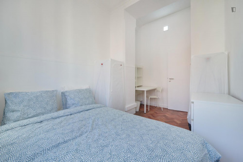 Well-lit double bedroom in Marquês de Pombal - Gallery - 5