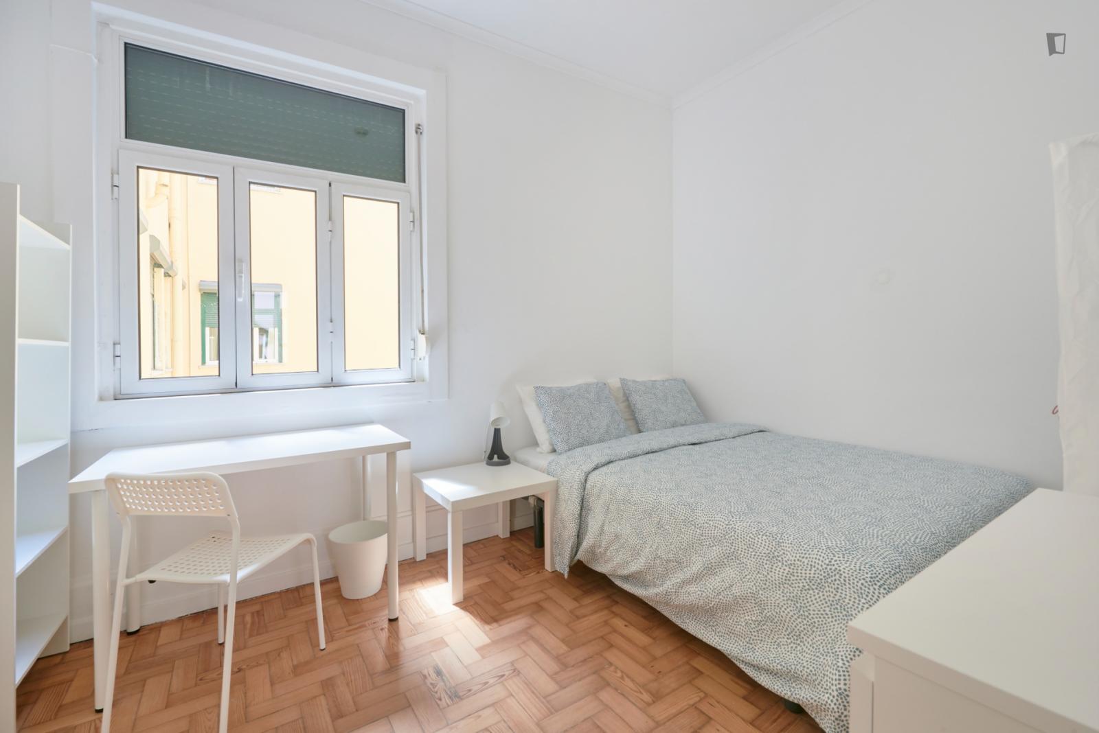 Luminous Double Bedroom In Marquês De Pombal - 1