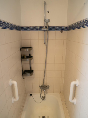 Bright 1-bedroom flat in Lisbon - Gallery - 6