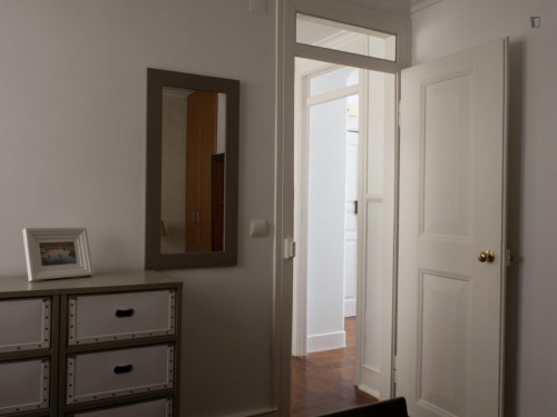 Bright 1-bedroom flat in Lisbon