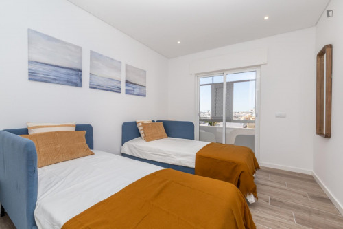Neat 2-bedroom flat in Olhão - Gallery - 13