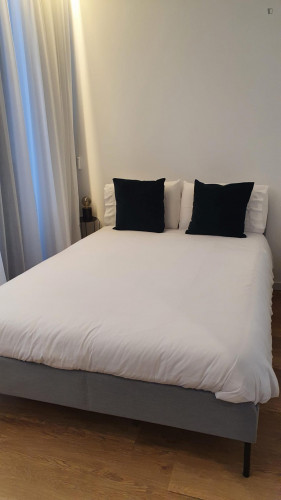 Large studio near the Aveiro train station