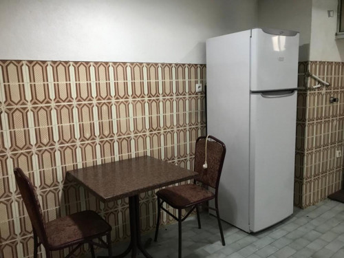 Single bedroom, with private bathroom, in Lumiar - Gallery - 7