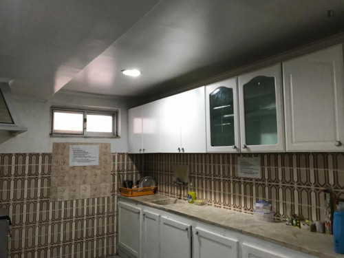 Single bedroom, with private bathroom, in Lumiar - Gallery - 6