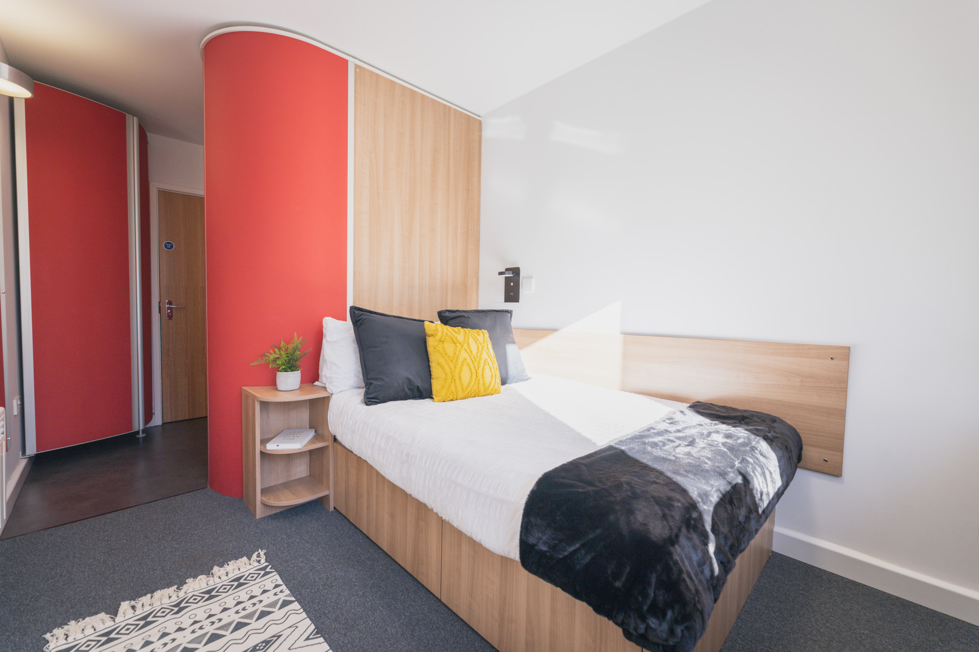 Second Floor Five Bed Cluster - The Park - Gallery - 4