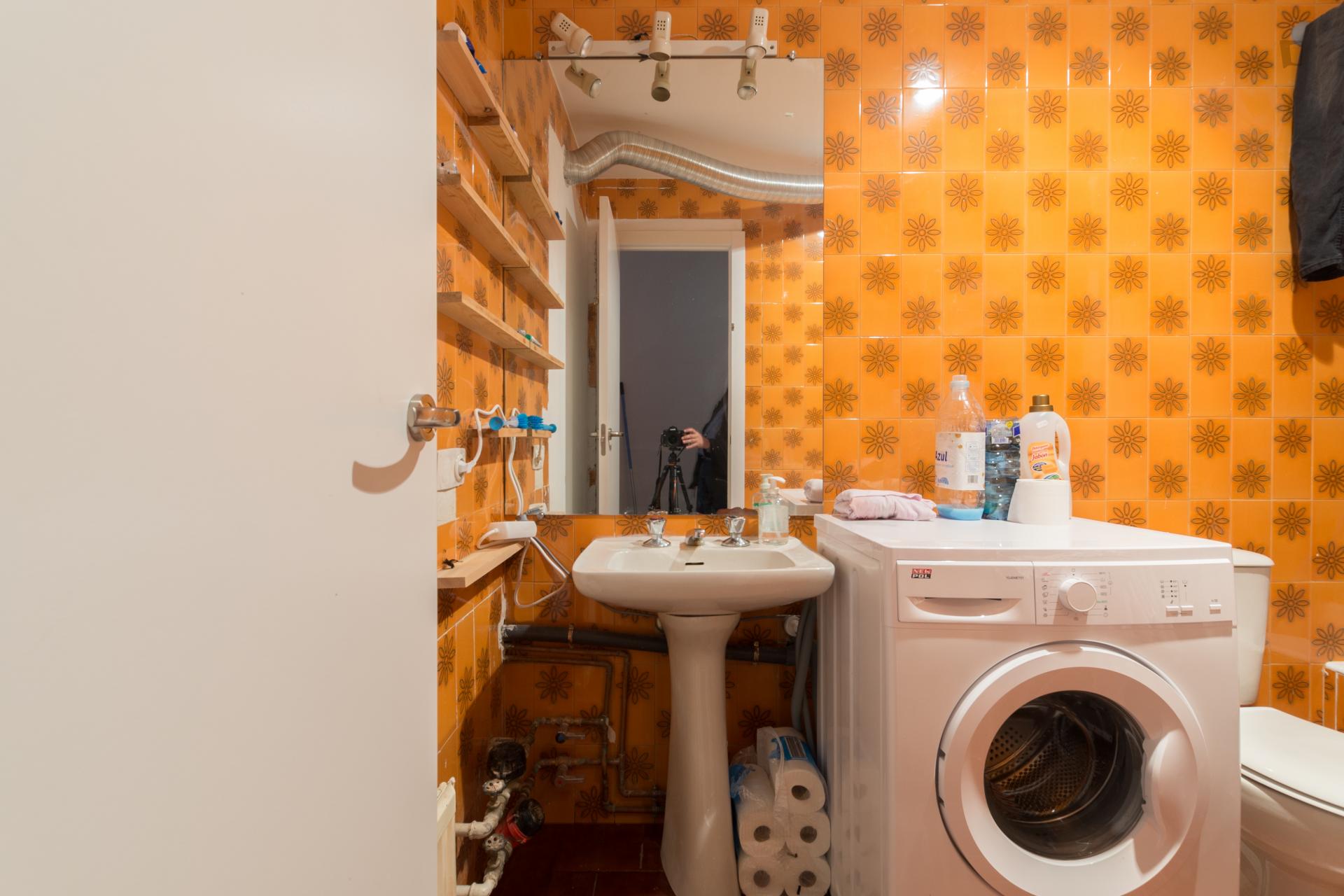 Inspiring single bedroom only minutes away from IED Madrid