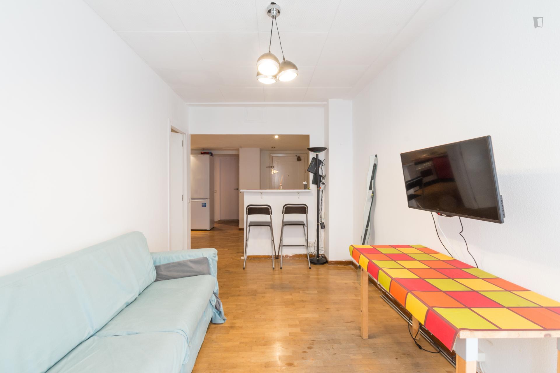 Inspiring single bedroom only minutes away from IED Madrid