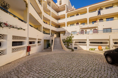 Tasteful 2-bedroom flat in Olhos de Água