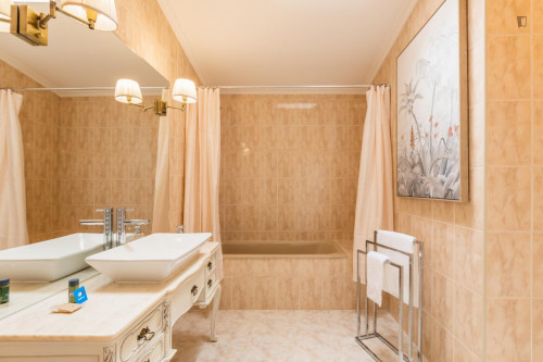 Elegant 2-bedroom duplex flat in São Bento