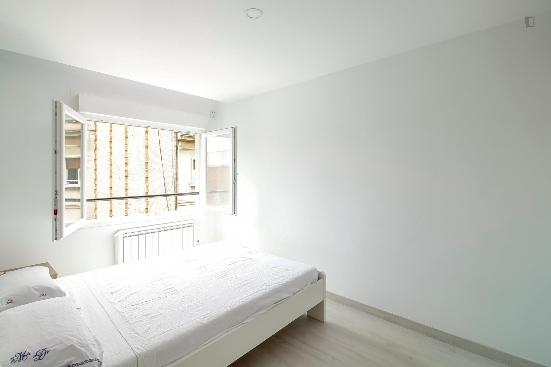 Large and welcoming 4-bedroom apartment in L'Hospitalet de Llobregat