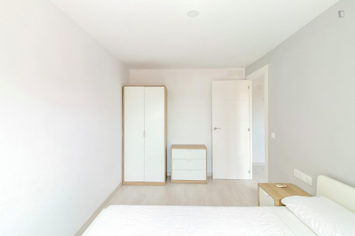 Large and welcoming 4-bedroom apartment in L'Hospitalet de Llobregat  - Gallery -  2