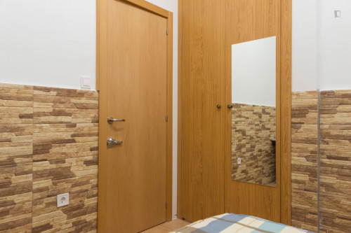 Cool single bedroom close to Universidad Camilo José Cela just for spanish speakers  - Gallery -  2