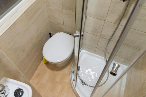 Cool single bedroom close to Universidad Camilo José Cela just for spanish speakers - Gallery - 8