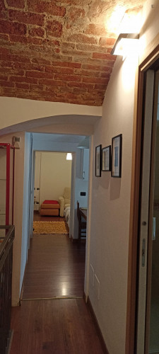 Very homely double bedroom in the centre of Turin