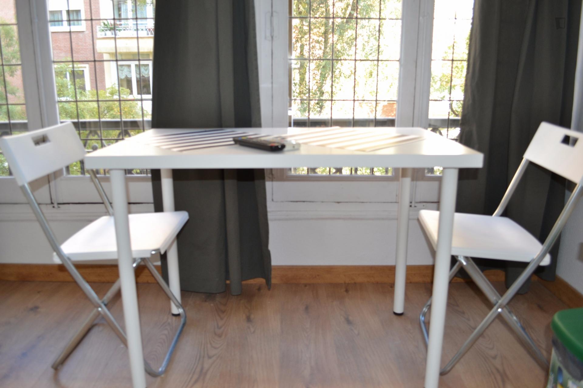 Stunning studio in student-popular Gaztambide