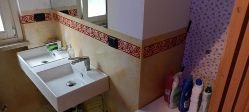 Double bedroom in the city center in a very quiet house