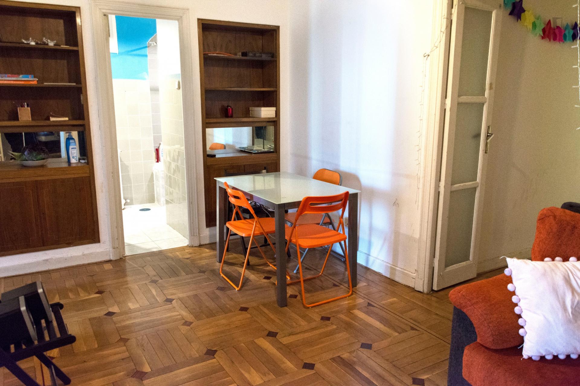 Single bedroom in a 6-bedroom apartment close to Palacio Real de Madrid