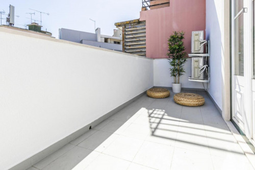 Sunny 1 bedroom apartment near Saldanha with a sofa-bed