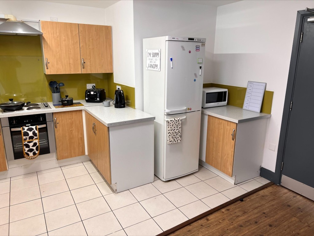 Classic En-Suite First Floor - Albion Court - Gallery - 3