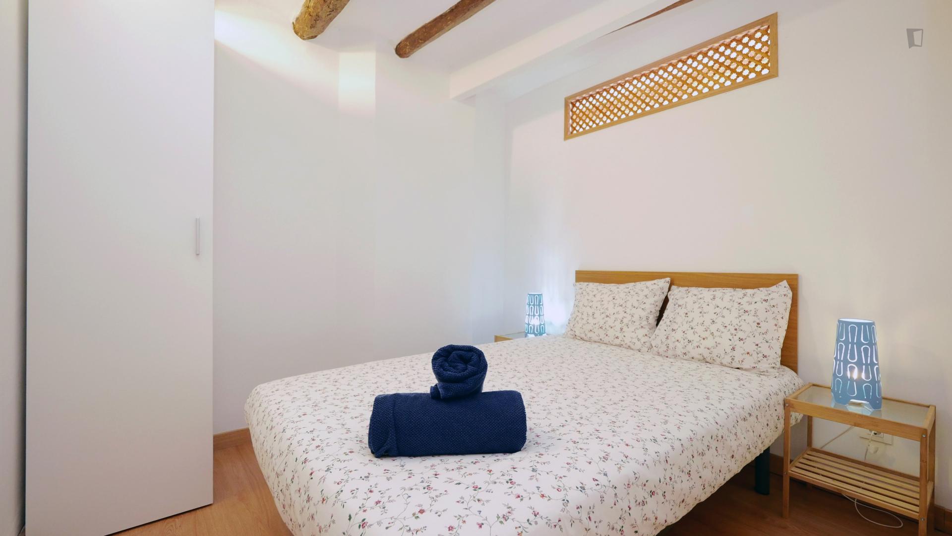 Very neat single bedroom in the heart of Barcelona