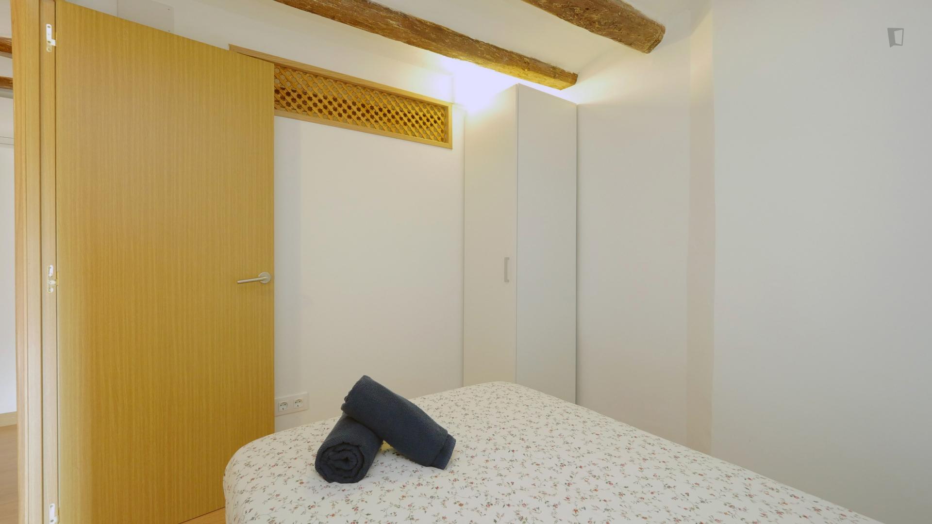 Very neat single bedroom in the heart of Barcelona