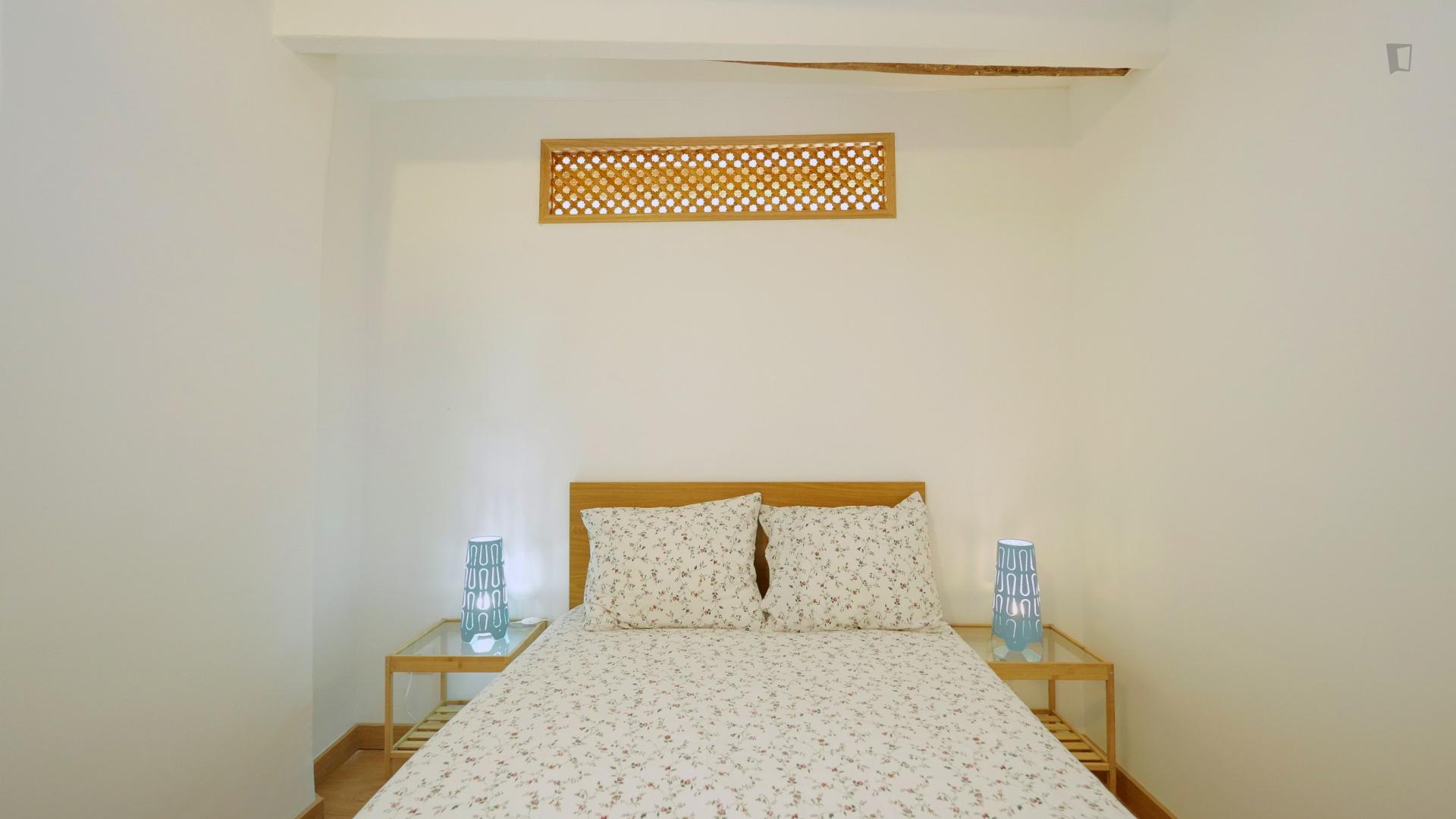 Very neat single bedroom in the heart of Barcelona